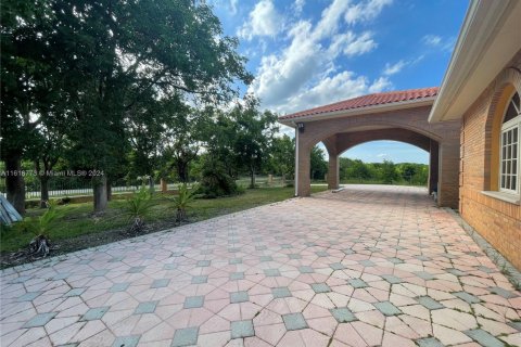 House in Homestead, Florida 4 bedrooms, 261.33 sq.m. № 1870018 - photo 19