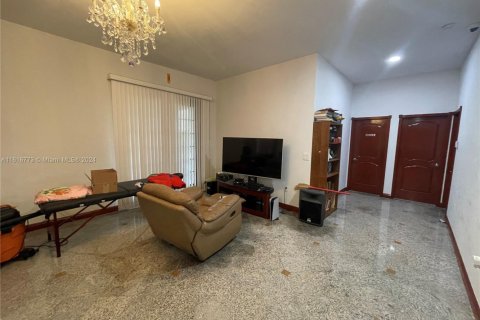 House in Homestead, Florida 4 bedrooms, 261.33 sq.m. № 1870018 - photo 7