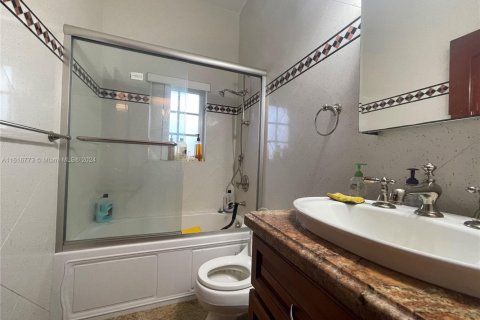House in Homestead, Florida 4 bedrooms, 261.33 sq.m. № 1870018 - photo 15