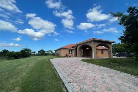 House in Homestead, Florida 4 bedrooms, 261.33 sq.m. № 1870018 - photo 23