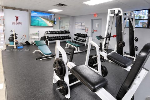 Condo in Hallandale Beach, Florida, 1 bedroom № 2406024 - photo 22