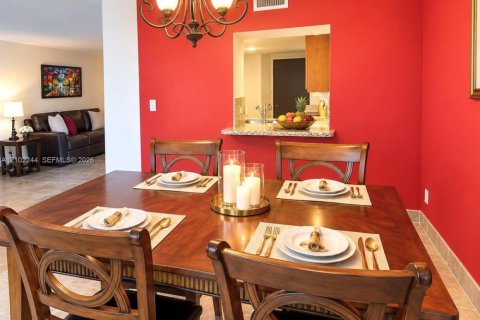 Condo in Hallandale Beach, Florida, 1 bedroom № 2406024 - photo 5