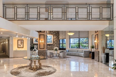 Condo in Hallandale Beach, Florida, 1 bedroom № 2406024 - photo 24