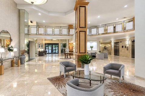 Condo in Hallandale Beach, Florida, 1 bedroom № 2406024 - photo 26