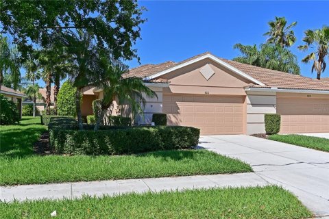 House in Bradenton, Florida 2 bedrooms, 173.73 sq.m. № 1547562 - photo 1