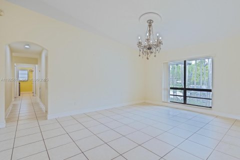 House in Palmetto Bay, Florida 4 bedrooms, 285.67 sq.m. № 1984340 - photo 17