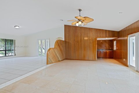 House in Palmetto Bay, Florida 4 bedrooms, 285.67 sq.m. № 1984340 - photo 8