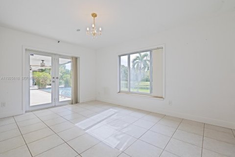 House in Palmetto Bay, Florida 4 bedrooms, 285.67 sq.m. № 1984340 - photo 23