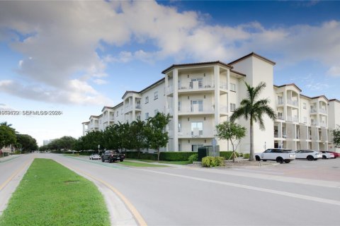 Condominio en Doral, Florida, 2 dormitorios  № 2030078