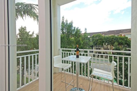 Condominio en venta en Doral, Florida, 2 dormitorios, 112.04 m2 № 2030078 - foto 9