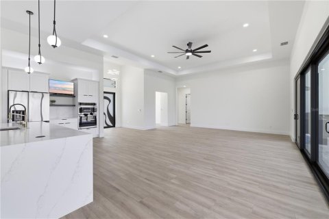 Villa ou maison à vendre à Port Charlotte, Floride: 4 chambres, 218.13 m2 № 2349796 - photo 11