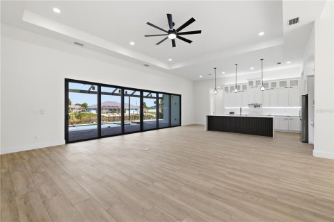Villa ou maison à vendre à Port Charlotte, Floride: 4 chambres, 218.13 m2 № 2349796 - photo 19