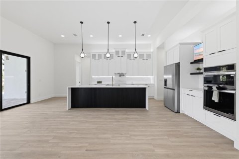 Villa ou maison à vendre à Port Charlotte, Floride: 4 chambres, 218.13 m2 № 2349796 - photo 6