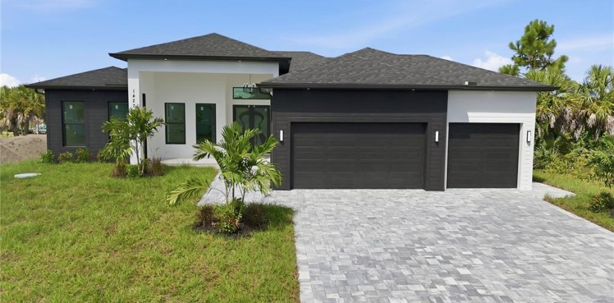 Villa ou maison à Port Charlotte, Floride 4 chambres, 218.13 m2 № 2349796