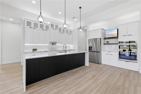 Villa ou maison à vendre à Port Charlotte, Floride: 4 chambres, 218.13 m2 № 2349796 - photo 7