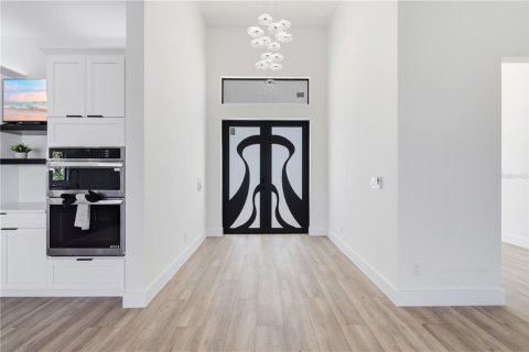 Villa ou maison à vendre à Port Charlotte, Floride: 4 chambres, 218.13 m2 № 2349796 - photo 5