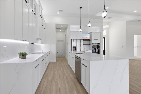 Villa ou maison à vendre à Port Charlotte, Floride: 4 chambres, 218.13 m2 № 2349796 - photo 8