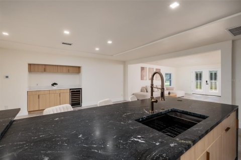 Купить виллу или дом в Олдсмар, Флорида 4 комнаты, 413.79м2, № 2117966 - фото 9