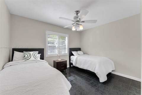 Casa en alquiler en Miami, Florida, 4 dormitorios, 182.83 m2 № 2026955 - foto 17