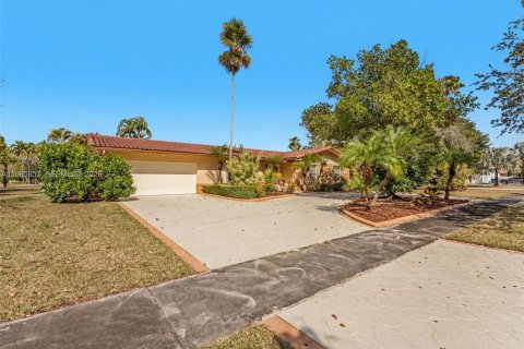 Casa en alquiler en Miami, Florida, 4 dormitorios, 182.83 m2 № 2026955 - foto 3