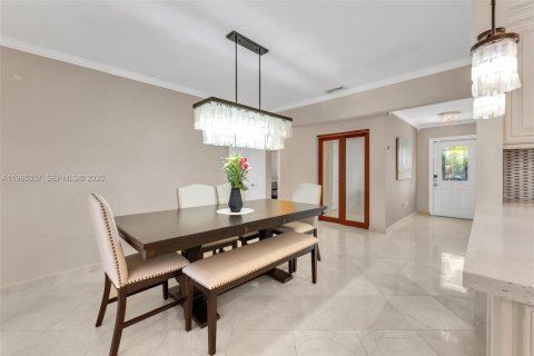 Casa en alquiler en Miami, Florida, 4 dormitorios, 182.83 m2 № 2026955 - foto 15