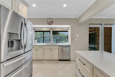 Casa en alquiler en Miami, Florida, 4 dormitorios, 182.83 m2 № 2026955 - foto 10