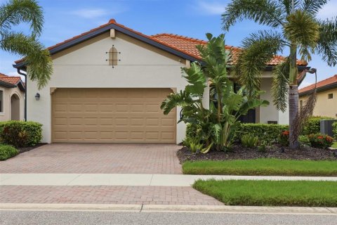 House in Venice, Florida 2 bedrooms, 177.16 sq.m. № 2287366