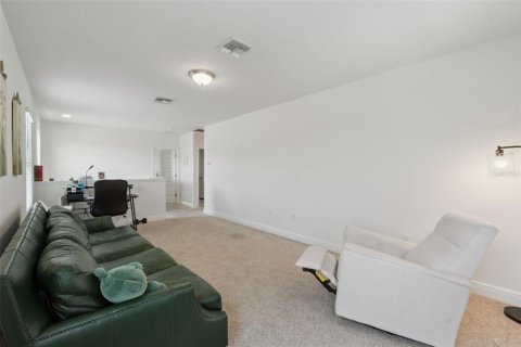 House in Winter Garden, Florida 4 bedrooms, 263.84 sq.m. № 2197746 - photo 13