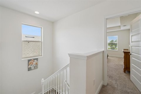 House in Winter Garden, Florida 4 bedrooms, 263.84 sq.m. № 2197746 - photo 11