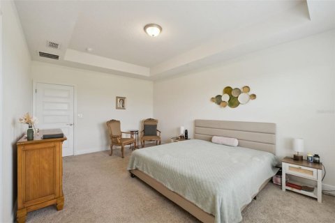 House in Winter Garden, Florida 4 bedrooms, 263.84 sq.m. № 2197746 - photo 16
