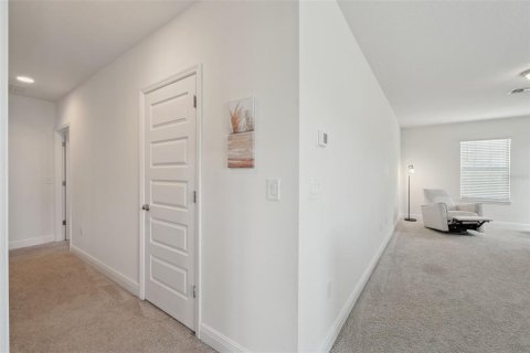 House in Winter Garden, Florida 4 bedrooms, 263.84 sq.m. № 2197746 - photo 12