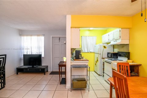 Condominio en venta en Hollywood, Florida, 1 dormitorio, 47.38 m2 № 1709841 - foto 14