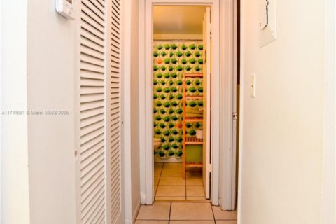 Condominio en venta en Hollywood, Florida, 1 dormitorio, 47.38 m2 № 1709841 - foto 18
