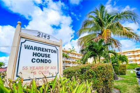 Condominio en venta en Hollywood, Florida, 1 dormitorio, 47.38 m2 № 1709841 - foto 1