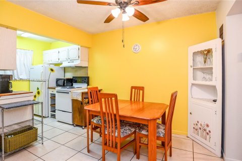 Condominio en venta en Hollywood, Florida, 1 dormitorio, 47.38 m2 № 1709841 - foto 13