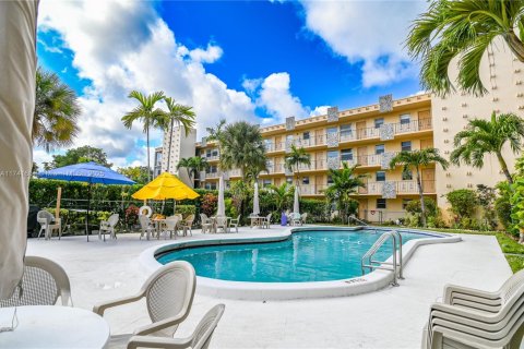 Condominio en venta en Hollywood, Florida, 1 dormitorio, 47.38 m2 № 1709841 - foto 4