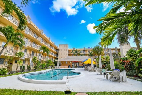 Condominio en venta en Hollywood, Florida, 1 dormitorio, 47.38 m2 № 1709841 - foto 6