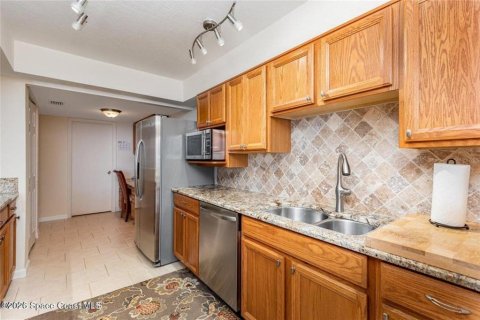 Condo in Titusville, Florida, 3 bedrooms  № 2225123 - photo 13