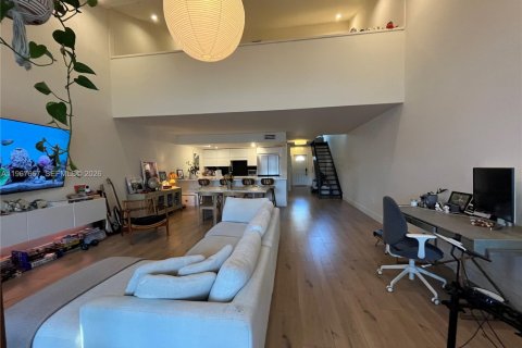 Adosado en venta en Miami, Florida, 3 dormitorios, 147.9 m2 № 2029942 - foto 6