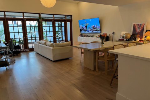 Adosado en venta en Miami, Florida, 3 dormitorios, 147.9 m2 № 2029942 - foto 5