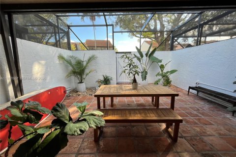 Adosado en venta en Miami, Florida, 3 dormitorios, 147.9 m2 № 2029942 - foto 12