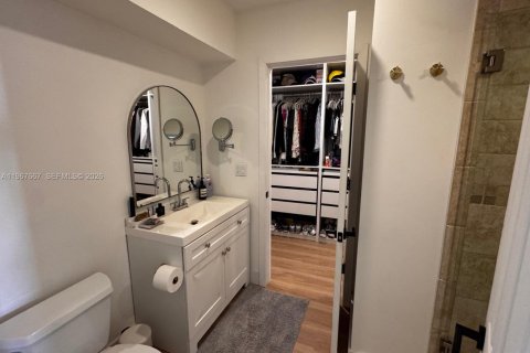 Adosado en venta en Miami, Florida, 3 dormitorios, 147.9 m2 № 2029942 - foto 19