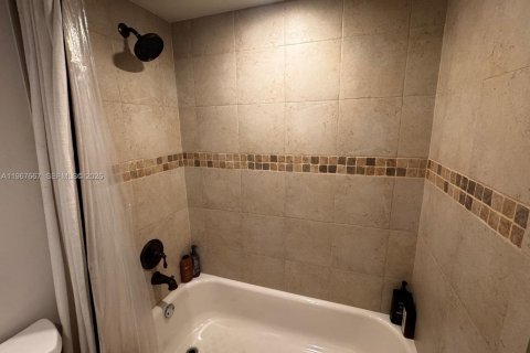 Adosado en venta en Miami, Florida, 3 dormitorios, 147.9 m2 № 2029942 - foto 27