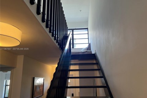 Adosado en venta en Miami, Florida, 3 dormitorios, 147.9 m2 № 2029942 - foto 15