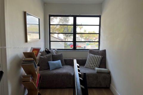 Adosado en venta en Miami, Florida, 3 dormitorios, 147.9 m2 № 2029942 - foto 16