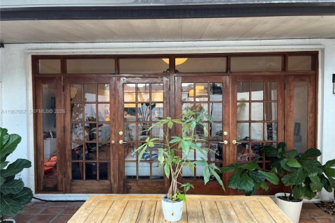 Adosado en venta en Miami, Florida, 3 dormitorios, 147.9 m2 № 2029942 - foto 11