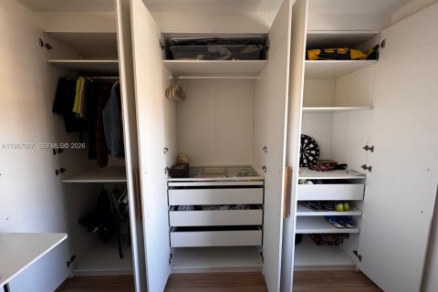 Adosado en venta en Miami, Florida, 3 dormitorios, 147.9 m2 № 2029942 - foto 24