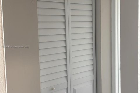 Copropriété à louer à North Miami, Floride: 1 chambre, 63.45 m2 № 1968899 - photo 5