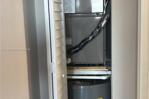 Copropriété à louer à North Miami, Floride: 1 chambre, 63.45 m2 № 1968899 - photo 6