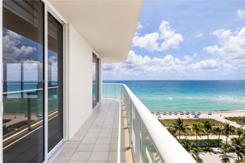 Copropriété à vendre à Surfside, Floride: 3 chambres, 209.96 m2 № 1695910 - photo 24